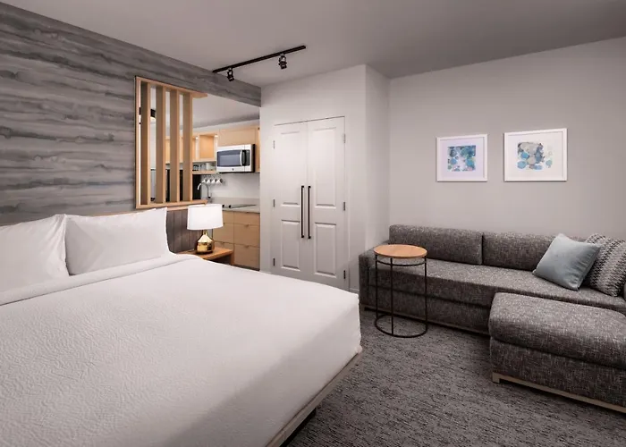 Towneplace Suites By Marriott West Kelowna